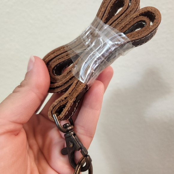 Oak River Jericho Whiskey ID Keychain With Lanyard - Picture 5 of 6